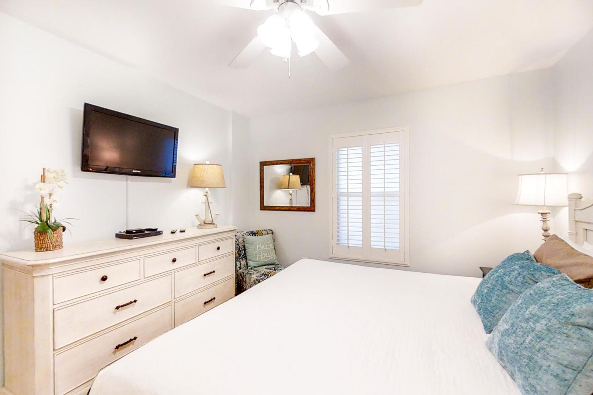 Pelican Beach Resort Destin Room photo