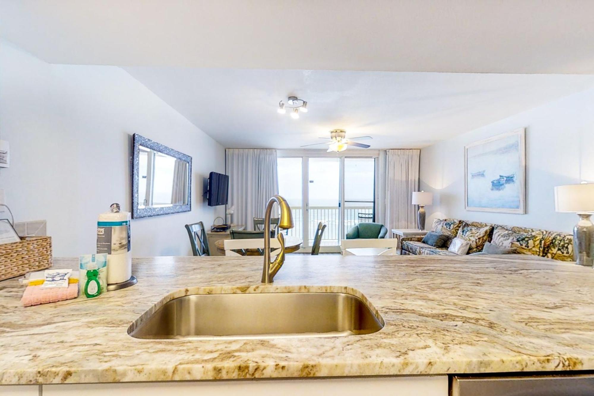Pelican Beach Resort Destin Room photo