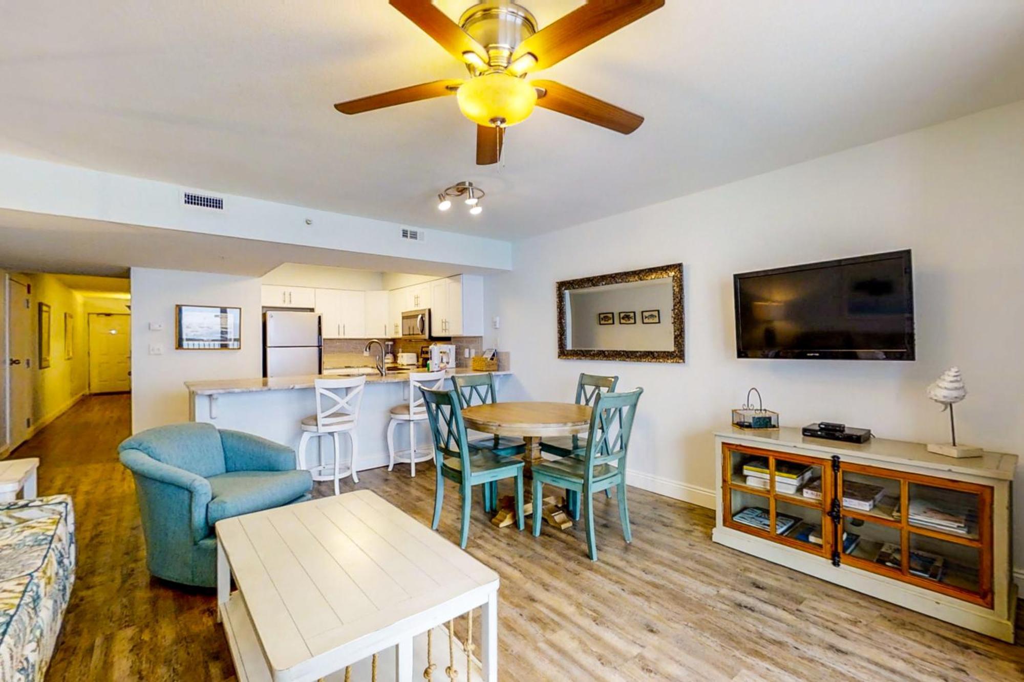 Pelican Beach Resort Destin Room photo