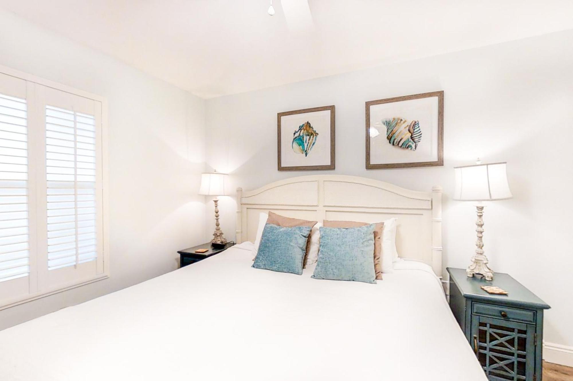 Pelican Beach Resort Destin Room photo